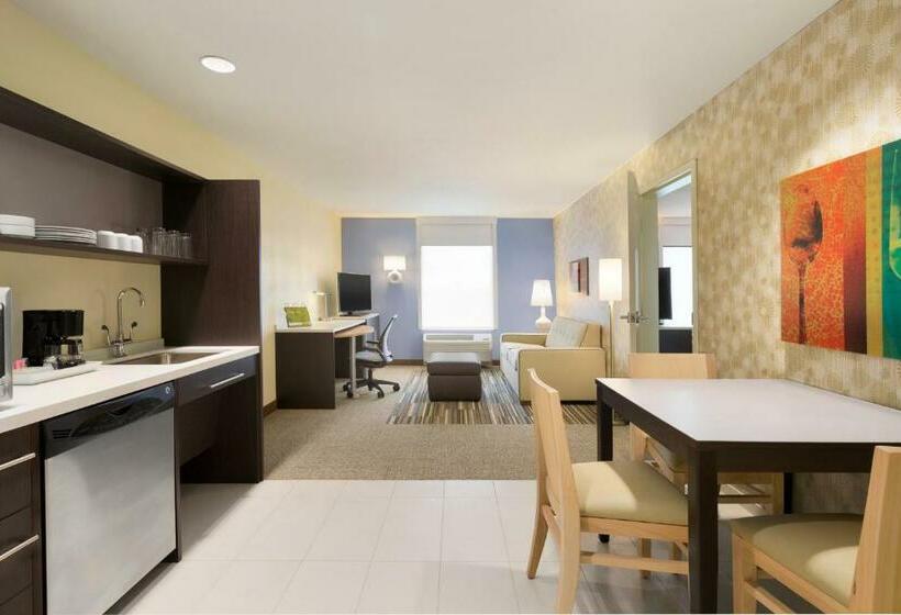 מיטת קינג בסוויטה, Home2 Suites By Hilton Houston Willowbrook