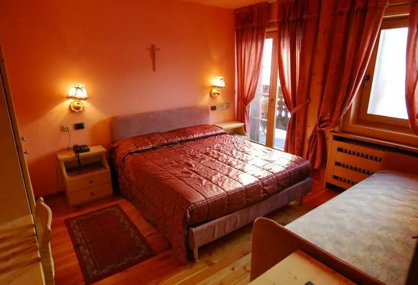 Standard Kolmen Hengen Huone, La Montanina