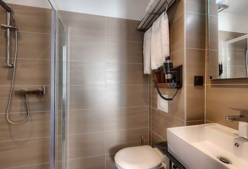 Chambre Standard Individuelle, Le Trente