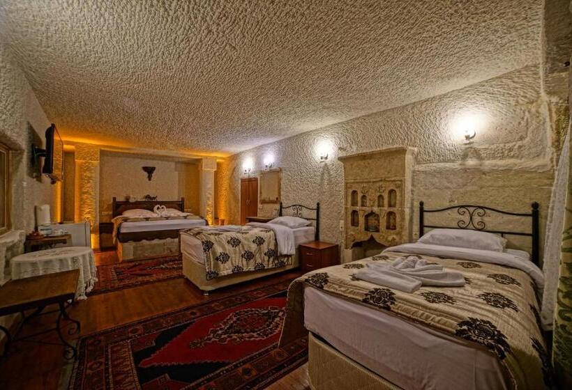 اتاق خانوادگی, Melek Cave