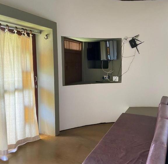 标准平房, Pousada Barra Velha