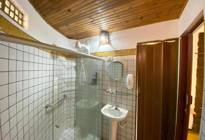 标准平房, Pousada Barra Velha