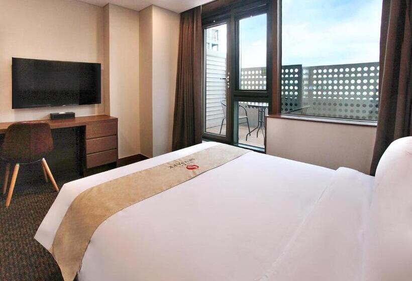 Номер Стандарт с Балконом, Skypark Kingstown Dongdaemun