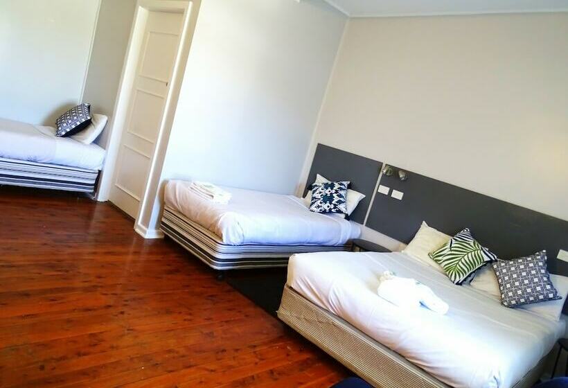 اتاق استاندارد, Seven Inn