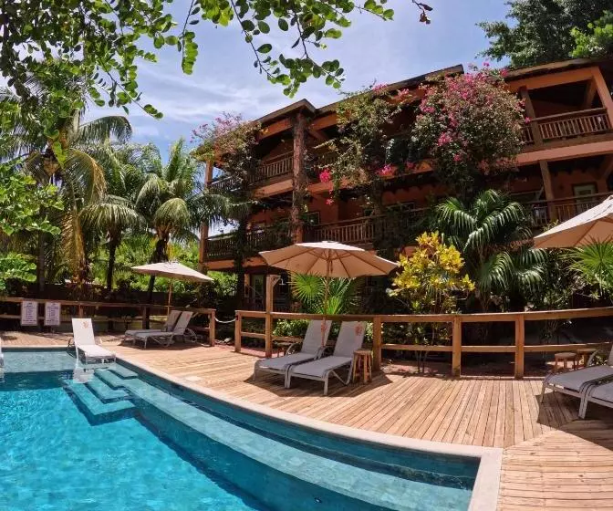 استودیو استاندارد با چشم‌انداز باغ, Posada Seremein Roatan