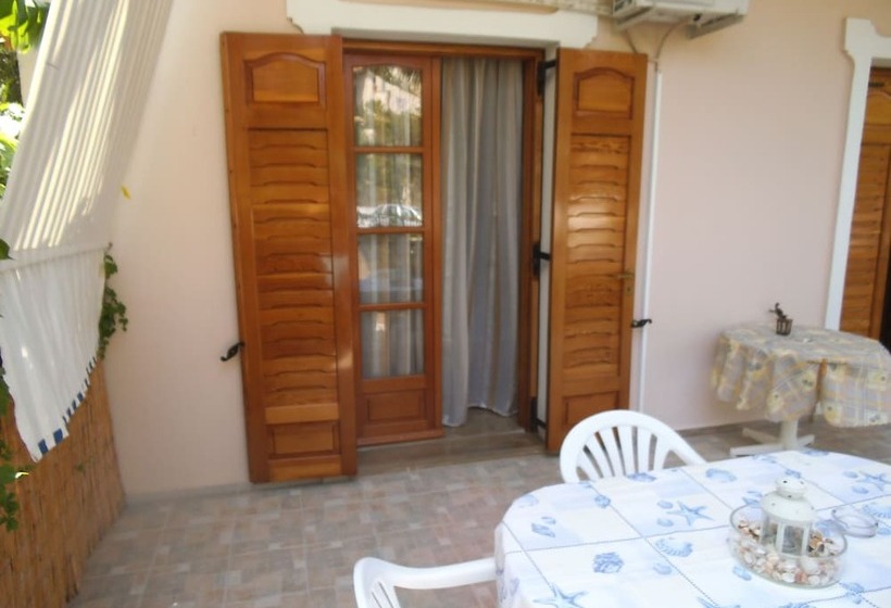 סטודיו סטנדרטי נוף לגינה, Villa Xenos Studios & Apartments