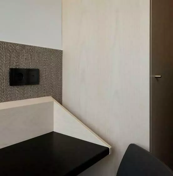 اتاق استاندارد یک نفره, Fiap Paris