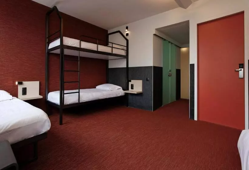 اتاق استاندارد سه نفره, Fiap Paris