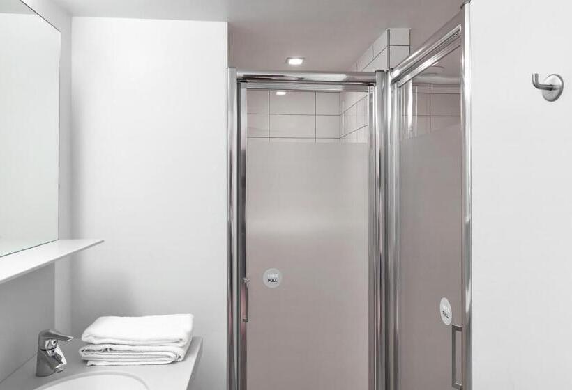 اتاق استاندارد سه نفره, Fiap Paris