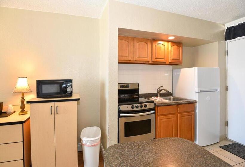 غرفه قياسيه سريرين مزدوجين, Cove Motel Oceanfront