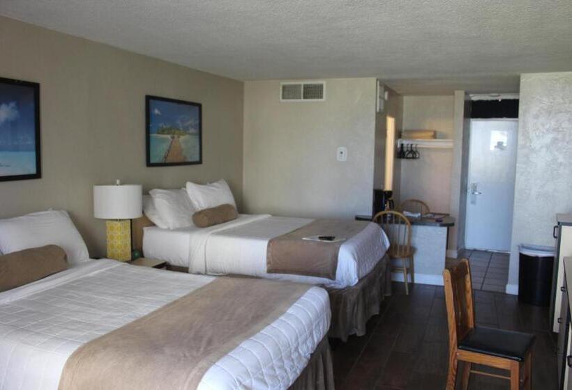 غرفة ديلوكس مطلة على حمام السباحة, Cove Motel Oceanfront