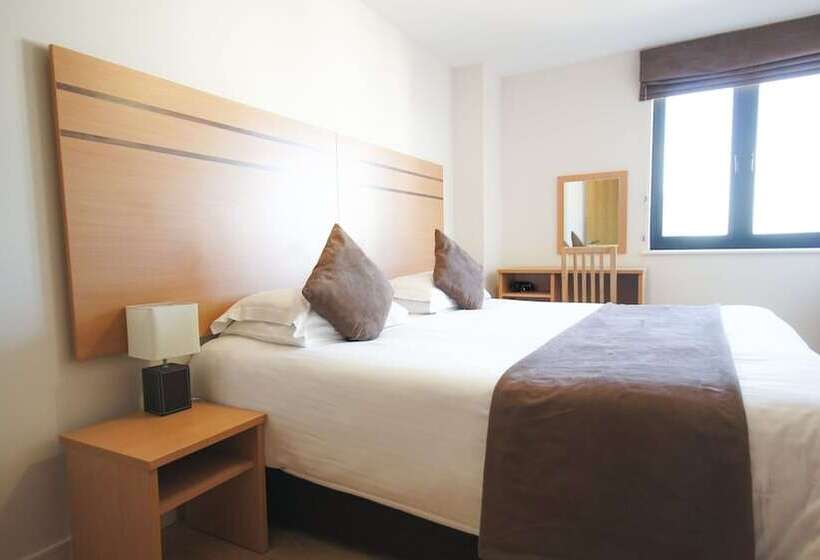 Апартаменты 2 Спальни, Crompton House Apartments