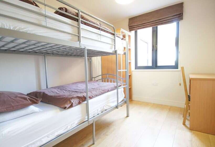 3ベッドルームアパートメント, Crompton House Apartments