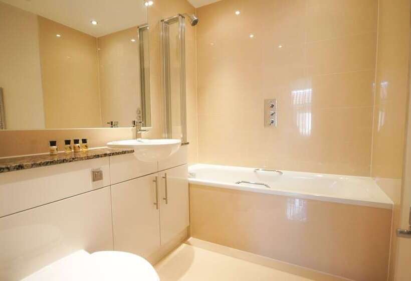 Апартаменты Superior 1 Спальня, Crompton House Apartments