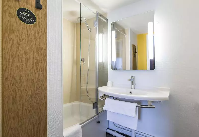 اتاق خانوادگی, B&b Hotel Perpignan Sud Porte D Espagne