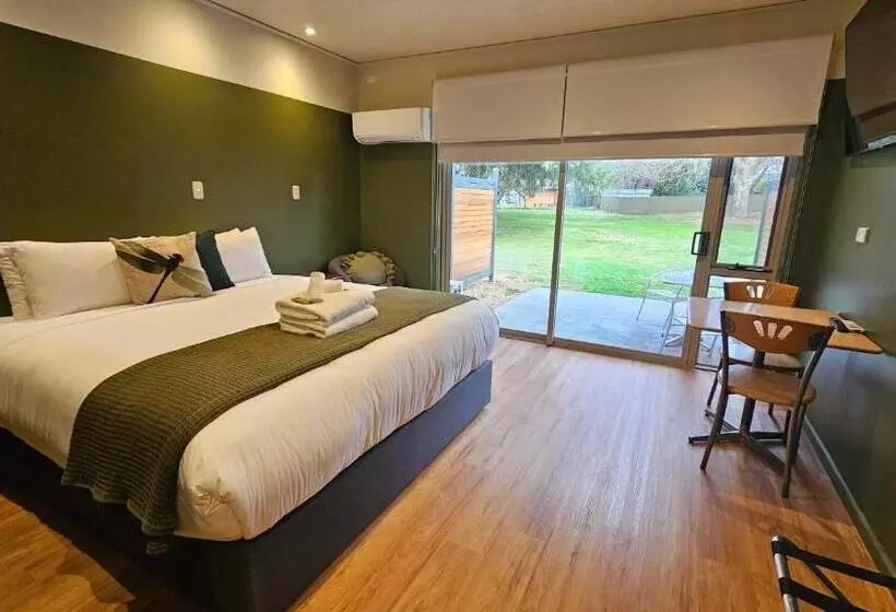 Deluxe Suite King Bed, Bright Motor Inn