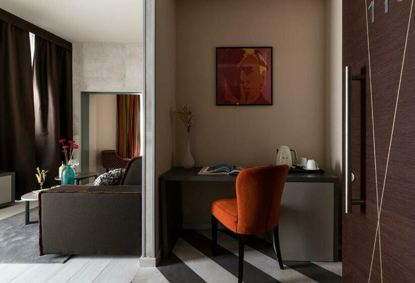 سوییت اجرایی, Fifty House Cellini