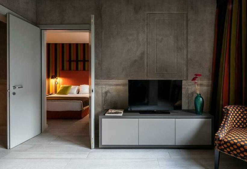 سوییت جونیور, Fifty House Cellini