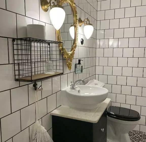 Standard Yhden Hengen Huone, L Hamngatan 27