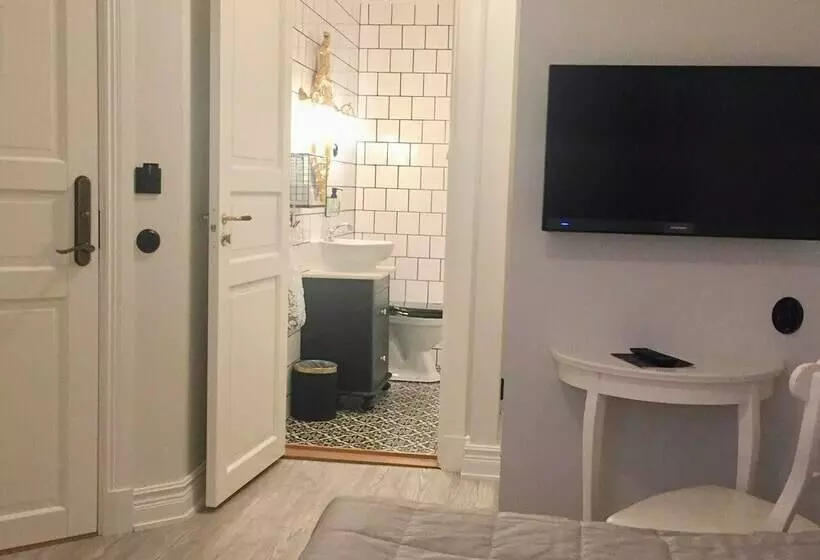 Standard Yhden Hengen Huone, L Hamngatan 27