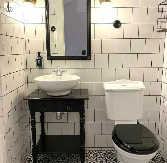 Perhehuone, L Hamngatan 27