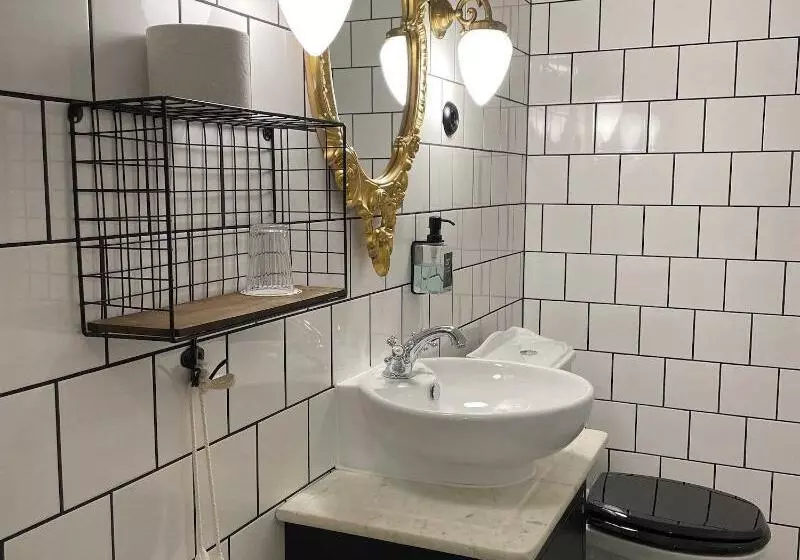 Standard Yhden Hengen Huone, L Hamngatan 27