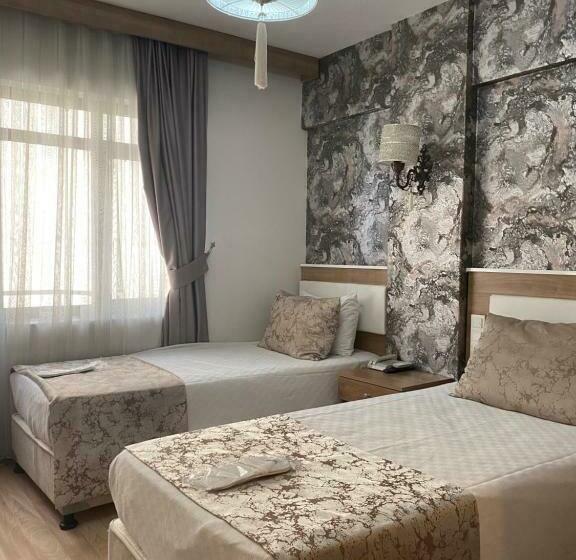 标准单人间, Polanin