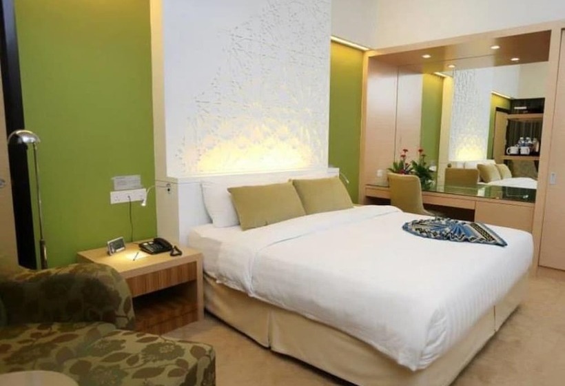 Quarto Deluxe Cama King, Raia Hotel Kota Kinabalu