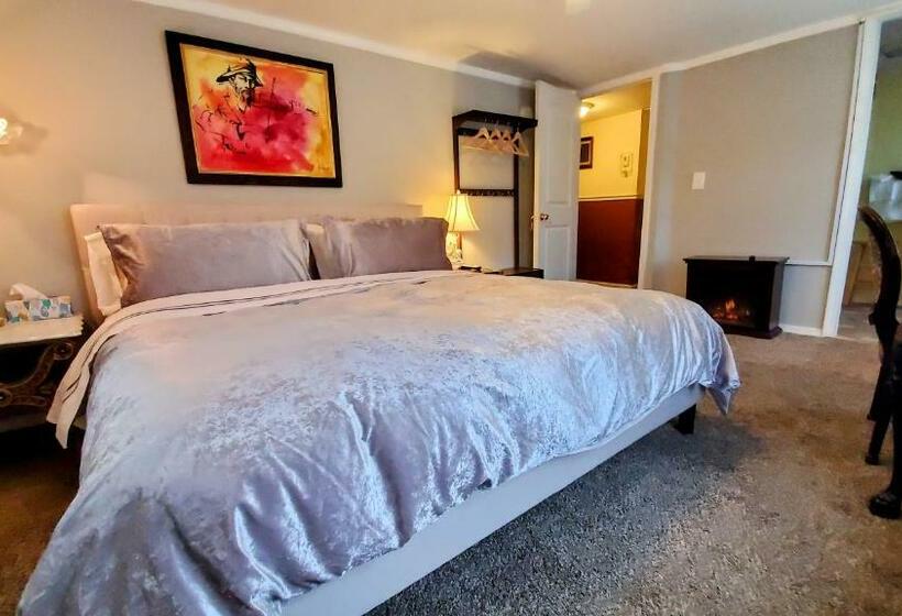 חדר סטנדרט עם מיטת קינג, Mountain Treasure Bed And Breakfast