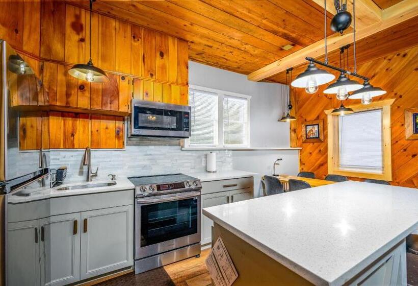 בית, 2 חדרי שינה, Mountain Treasure Bed And Breakfast