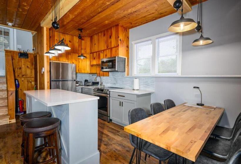 בית, 2 חדרי שינה, Mountain Treasure Bed And Breakfast