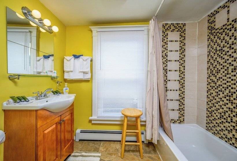 חדר סטנדרט עם מיטת קינג, Mountain Treasure Bed And Breakfast