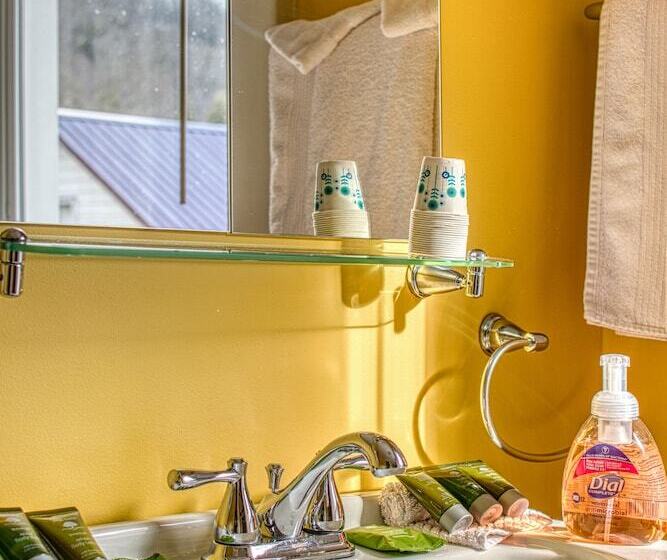 חדר סטנדרט עם מיטת קינג, Mountain Treasure Bed And Breakfast