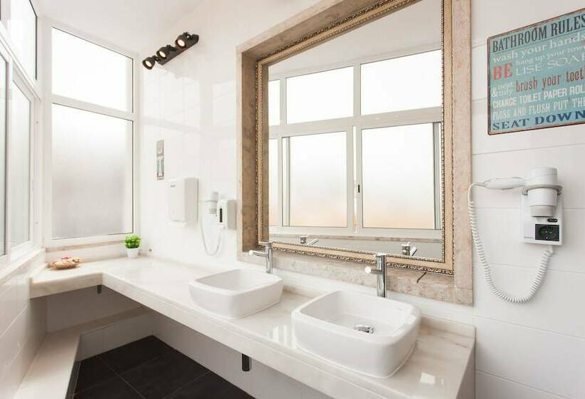 Quarto Familiar Casa de Banho Partilhada, Be Lisbon Hostel Estefânia