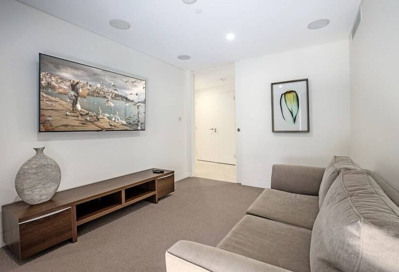 3-Bedroom Deluxe Apartment, Sea Pearl A1 Beach Resort