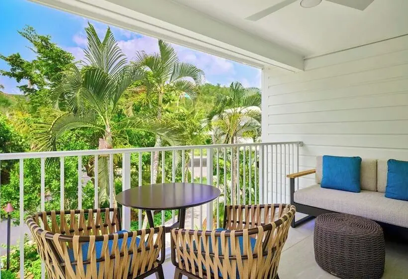 سوئیت با تخت بزرگ, Buoy Haus Beach Resort St. Thomas, Autograph Collection