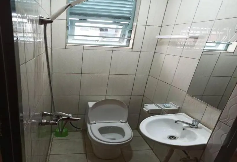 اتاق لوکس با تخت بزرگ, Skylight Motel Kigali Rwanda