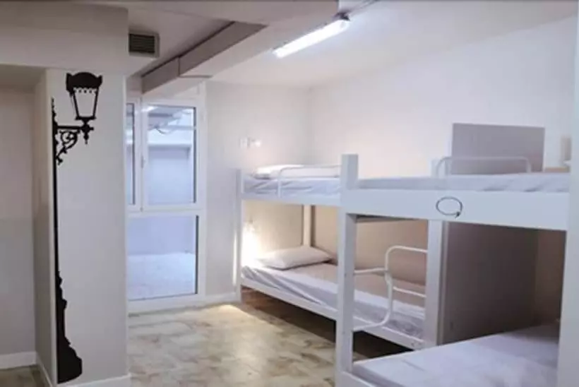 Bed in Shared Room, Hola Hostal Eixample