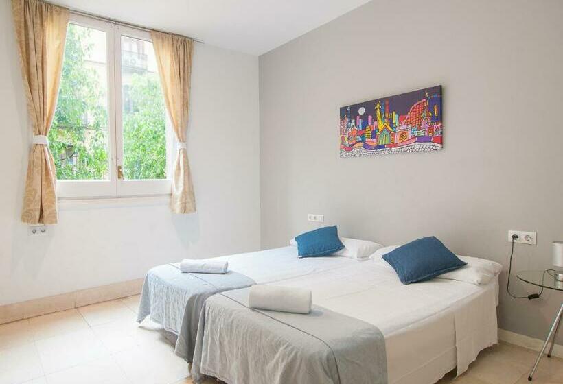 اتاق استاندارد چهارنفره با سرویس بهداشتی مشترک, No Limit Barcelona Central