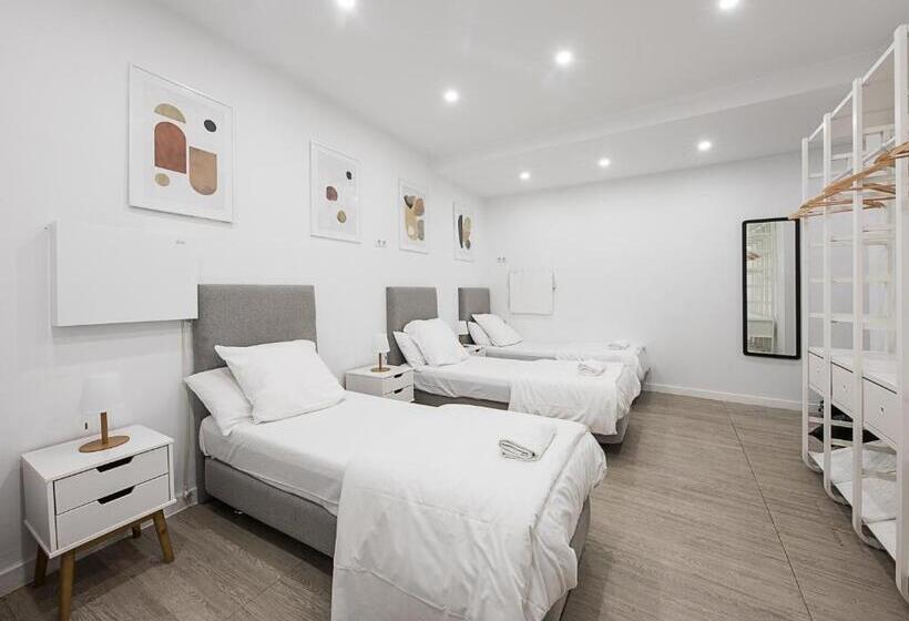 اتاق استاندارد چهارنفره با سرویس بهداشتی مشترک, No Limit Barcelona Central