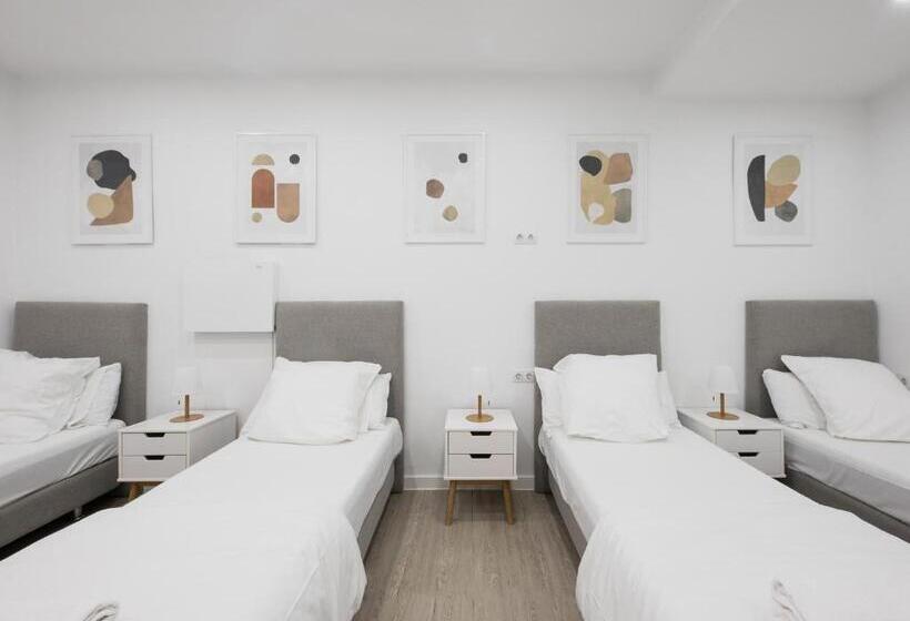 اتاق استاندارد چهارنفره با سرویس بهداشتی مشترک, No Limit Barcelona Central