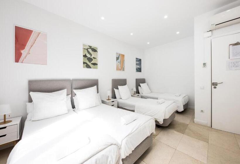 اتاق استاندارد چهارنفره با سرویس بهداشتی مشترک, No Limit Barcelona Central