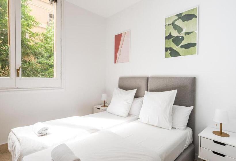 اتاق استاندارد چهارنفره با سرویس بهداشتی مشترک, No Limit Barcelona Central