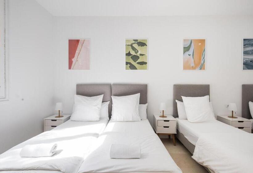 اتاق استاندارد چهارنفره با سرویس بهداشتی مشترک, No Limit Barcelona Central