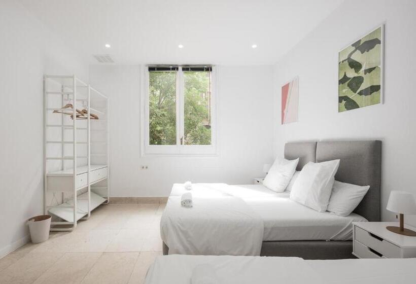 اتاق استاندارد چهارنفره با سرویس بهداشتی مشترک, No Limit Barcelona Central