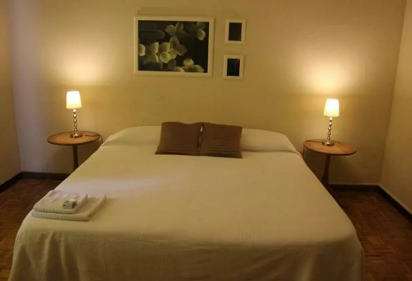 اتاق اکونومی با حمام مشترک, Ally S Bed&breakfast