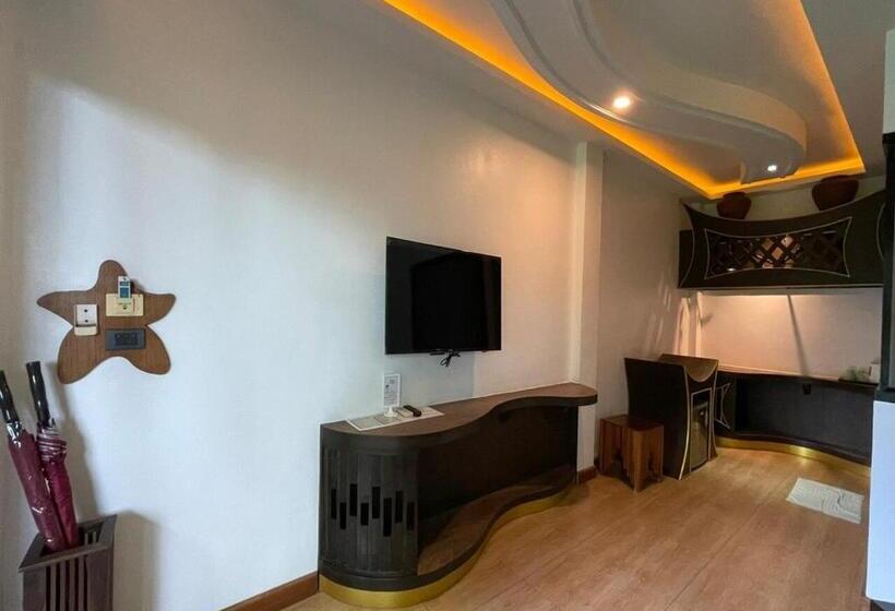 סטודיו דלוקס, Ac 2 Resort