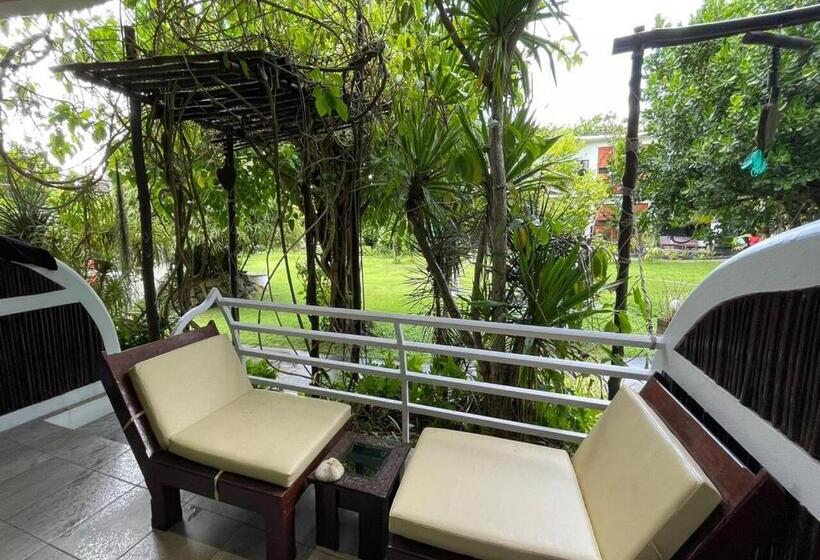 סטודיו דלוקס, Ac 2 Resort