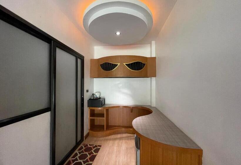 סטודיו דלוקס, Ac 2 Resort