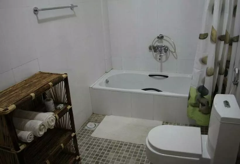 デラックスルーム, Ashiyana Cliff And Beach Resort